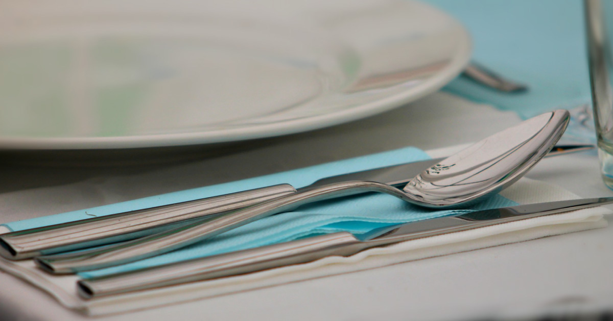 Cutlery place setting. Image source: https://pixabay.com/photos/cutlery-spoon-knife-villa-2685427/
