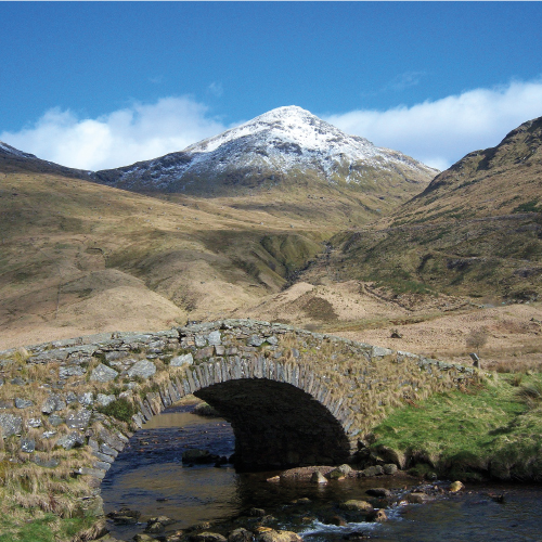 Beinn Ime from Butterbridge © Grinner, CC BY-SA 3.0 https://upload.wikimedia.org/wikipedia/commons/2/22/Beinn_ime_from_the_butterbridge.jpg