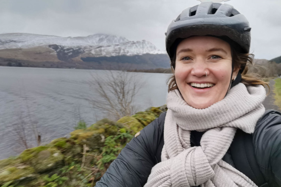 Kathi cycling on Loch Lomond, photo by Kathi Kamleitner