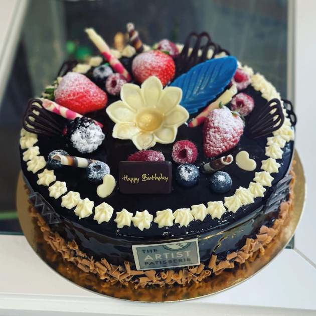 The Artist Patisserie cake